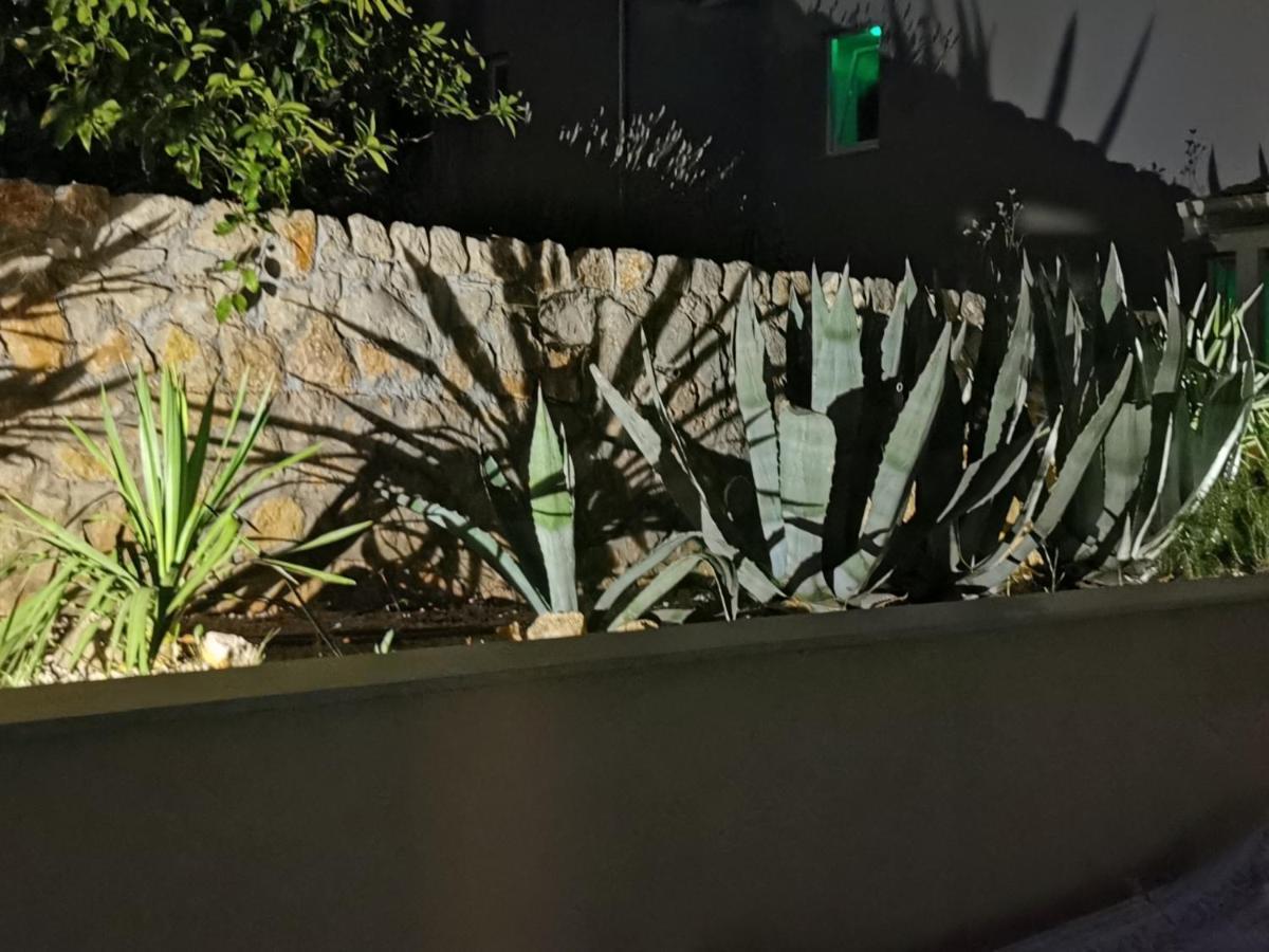 Apartments Mara Cres Luaran gambar
