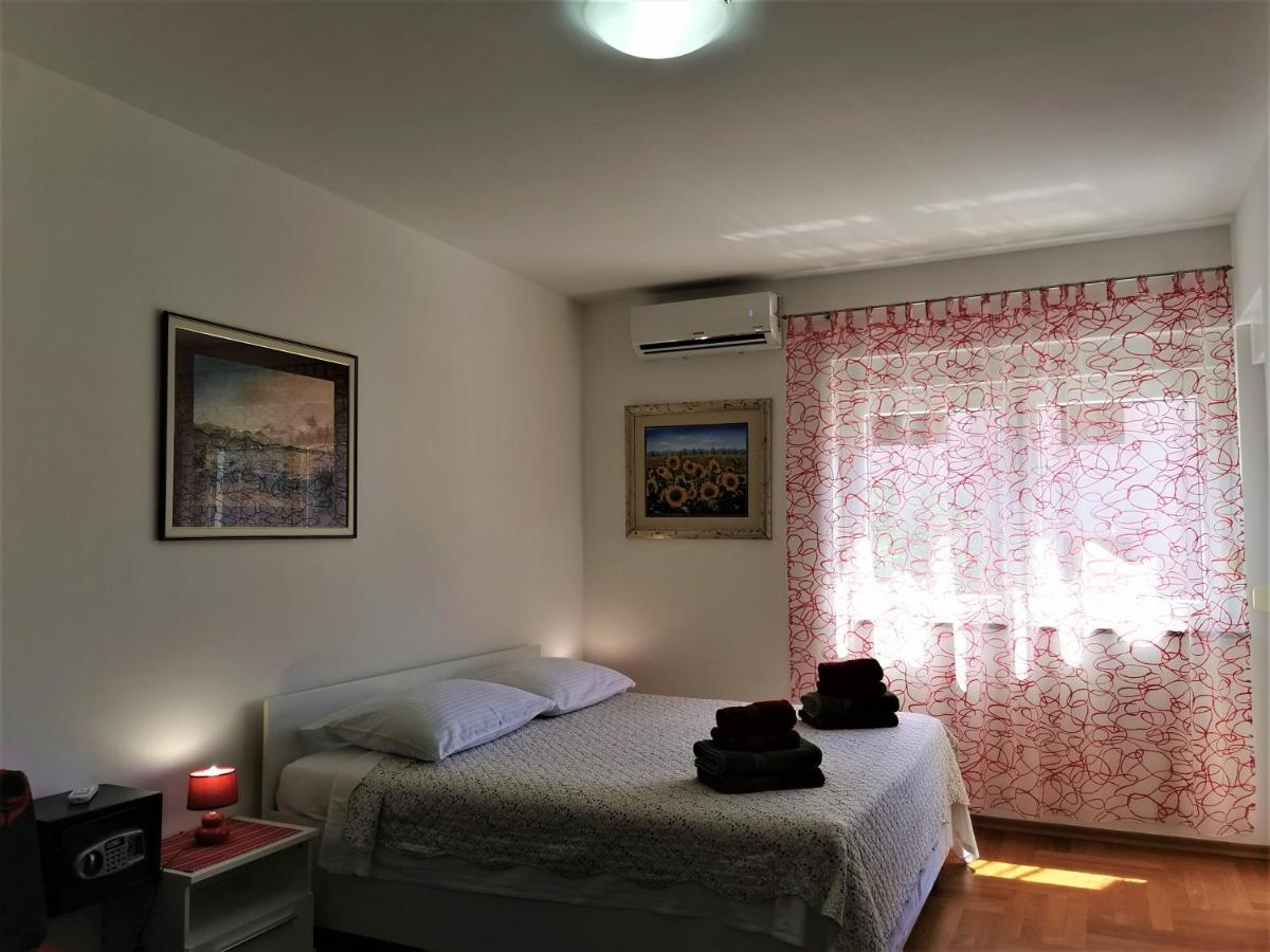 Apartments Mara Cres Luaran gambar