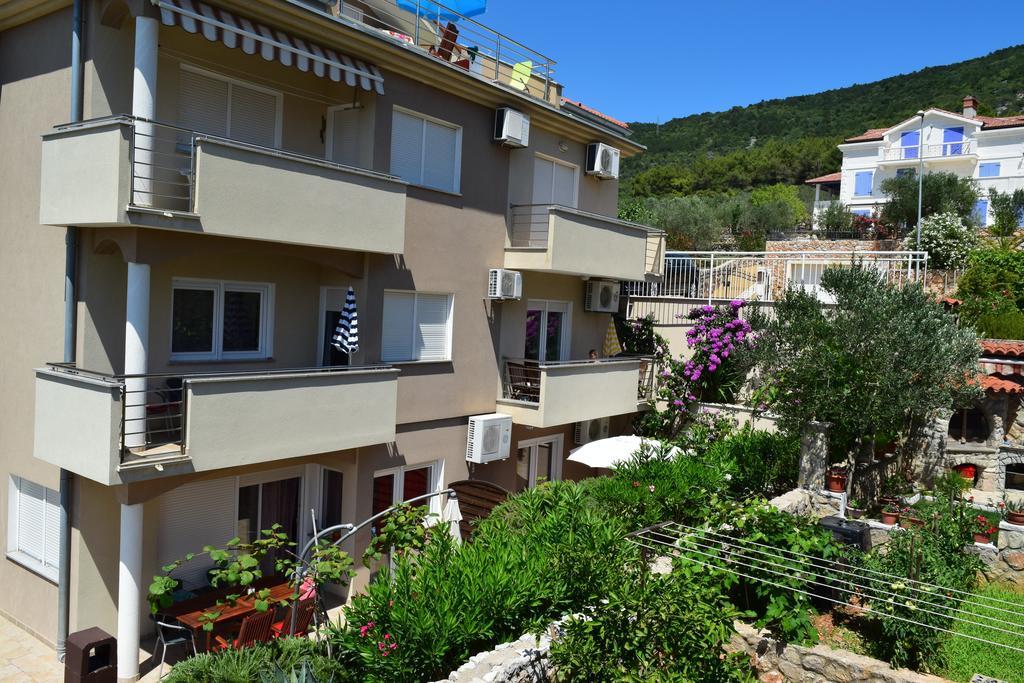 Apartments Mara Cres Luaran gambar