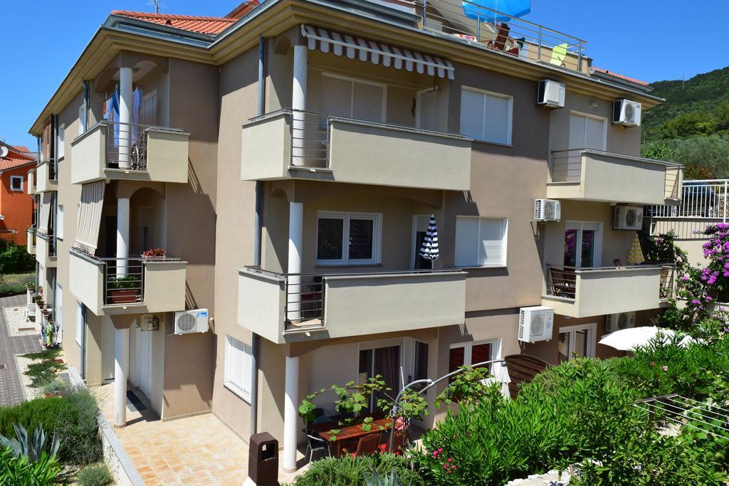 Apartments Mara Cres Luaran gambar