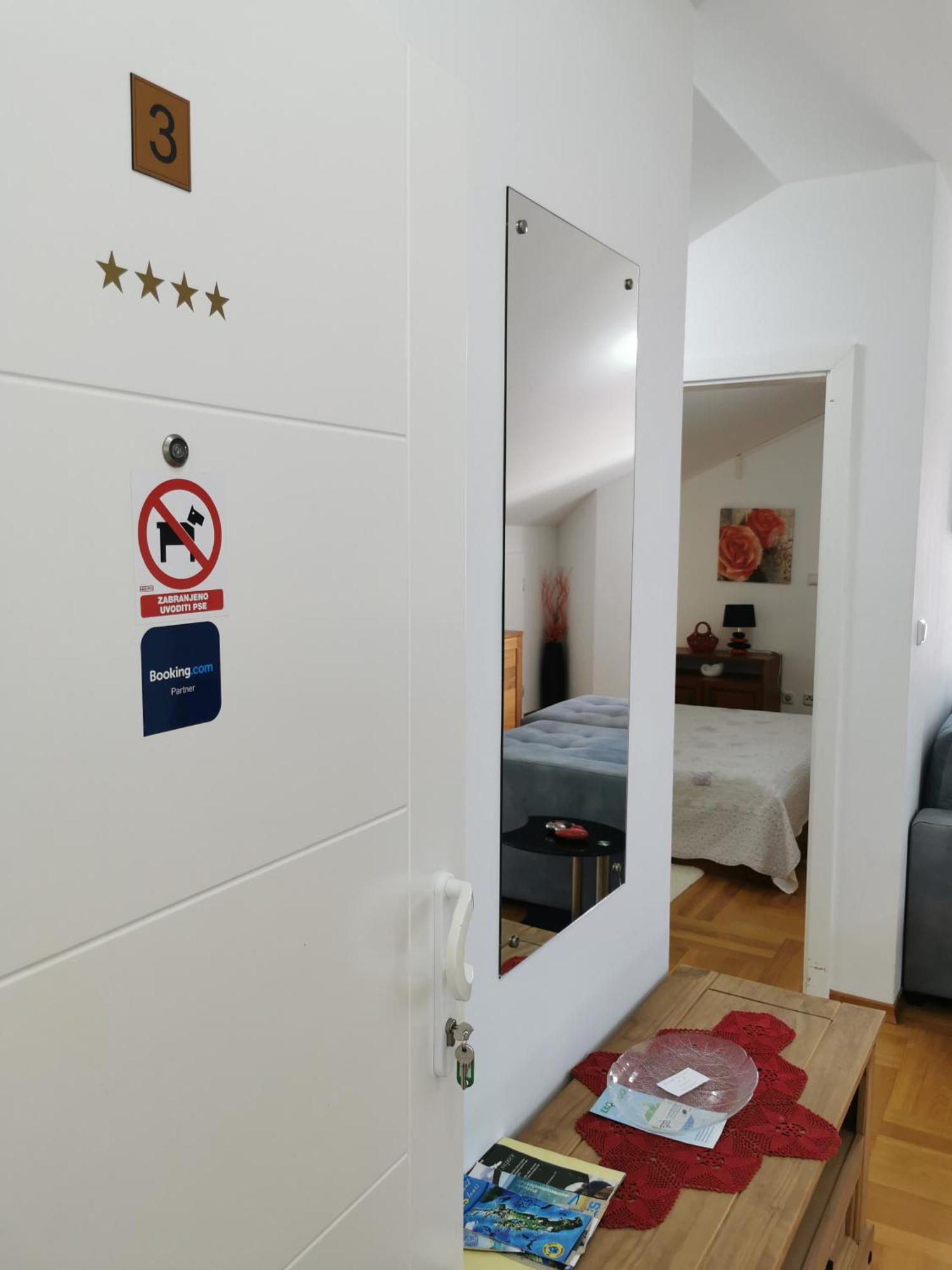Apartments Mara Cres Luaran gambar