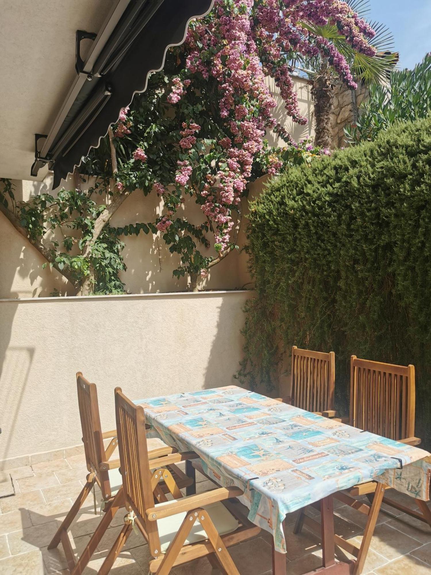 Apartments Mara Cres Luaran gambar