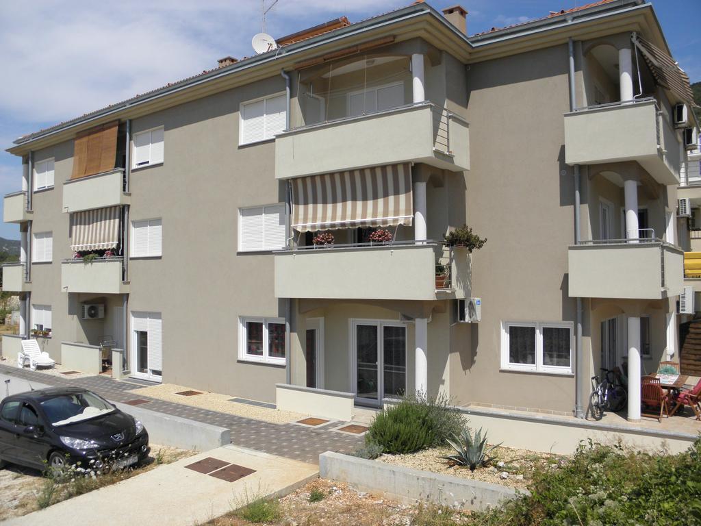 Apartments Mara Cres Luaran gambar