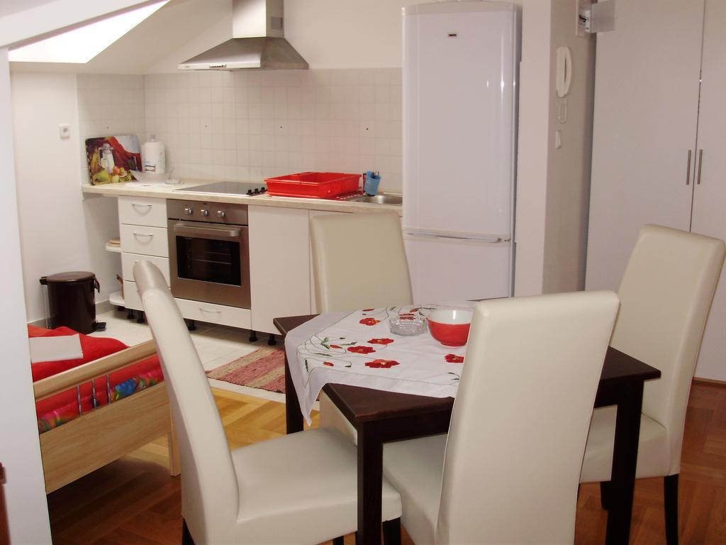 Apartments Mara Cres Bilik gambar