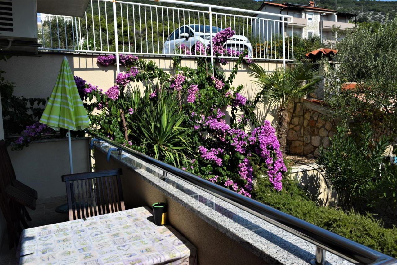 Apartments Mara Cres Luaran gambar